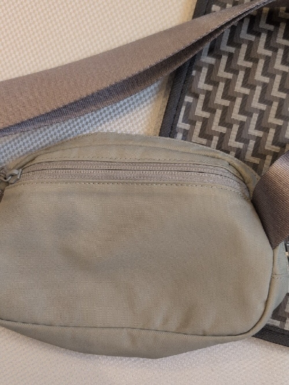 lululemon athletica Women's Light Sage Gray Belt Bag - Picture 3 of 7